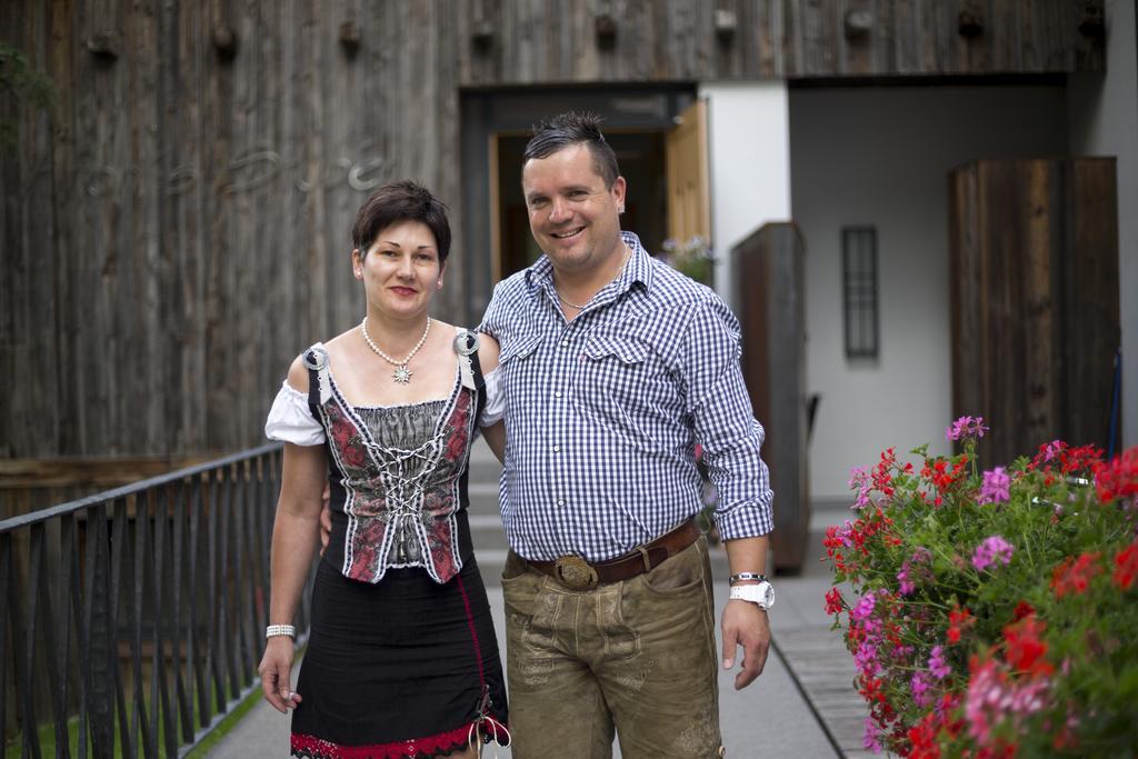 Alfonsstueberl - Ferienwohnungen & Restaurant อินเนอร์ฟิลล์กราเท็น ภายนอก รูปภาพ