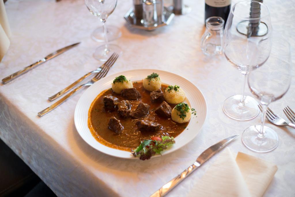 Alfonsstueberl - Ferienwohnungen & Restaurant อินเนอร์ฟิลล์กราเท็น ภายนอก รูปภาพ
