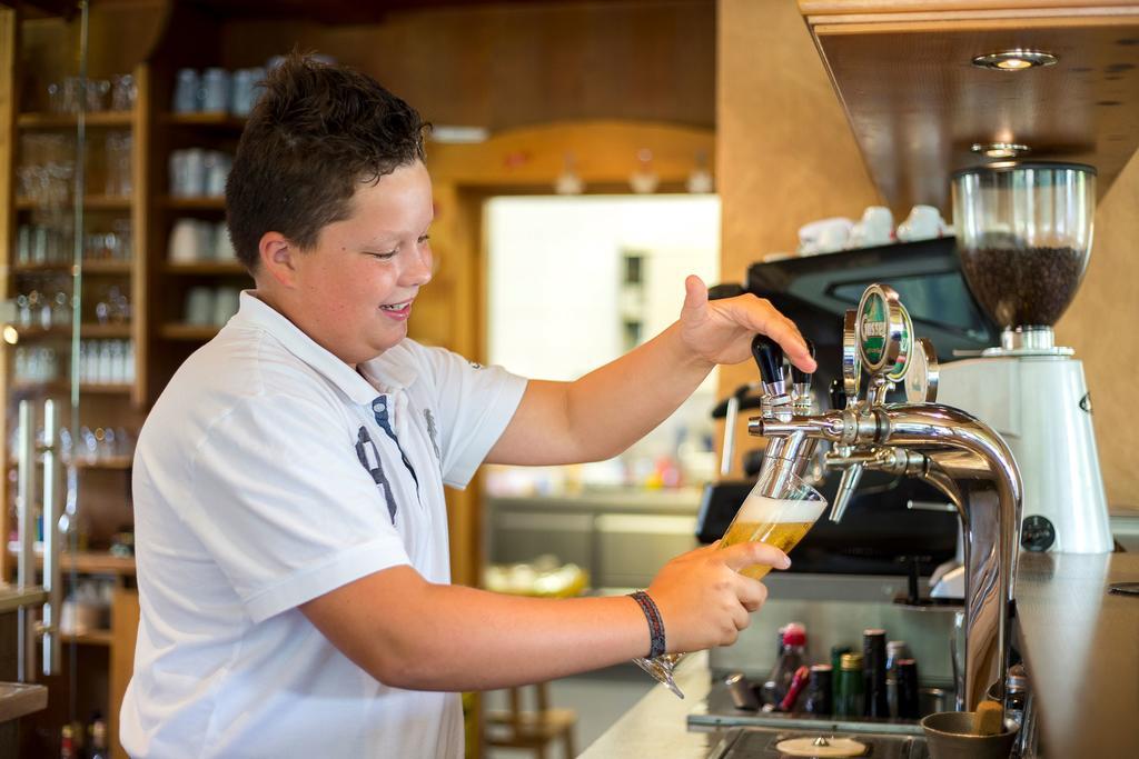 Alfonsstueberl - Ferienwohnungen & Restaurant อินเนอร์ฟิลล์กราเท็น ภายนอก รูปภาพ