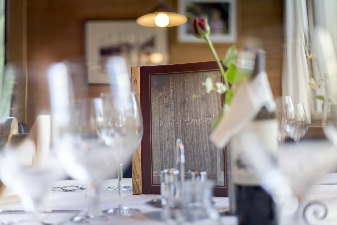 Alfonsstueberl - Ferienwohnungen & Restaurant อินเนอร์ฟิลล์กราเท็น ภายนอก รูปภาพ